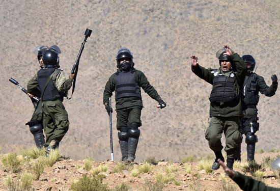 اشتباكات عنيفة بين عمال المناجم ورجال الشرطة فى بوليفيا